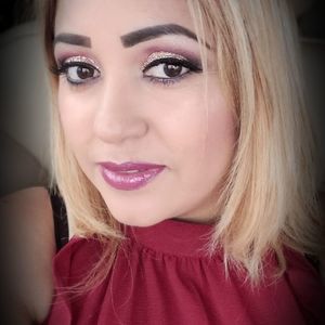 Meet your Posher, Yanet